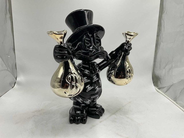 Dagobert duck sculptuur - afbeelding 6 van  11