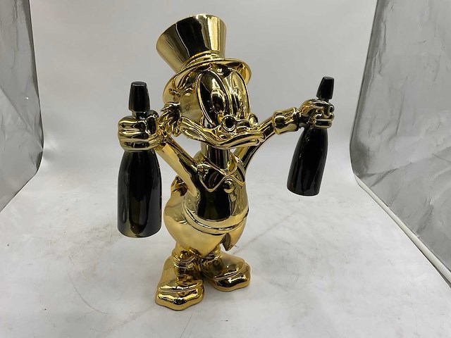 Dagobert duck sculptuur - afbeelding 3 van  9