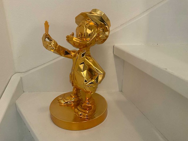 Dagobert duck sculptuur - afbeelding 2 van  8