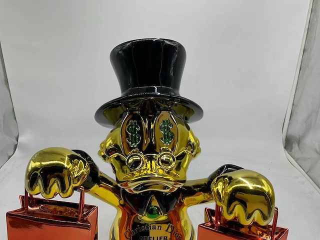 Dagobert duck sculptuur - afbeelding 5 van  9