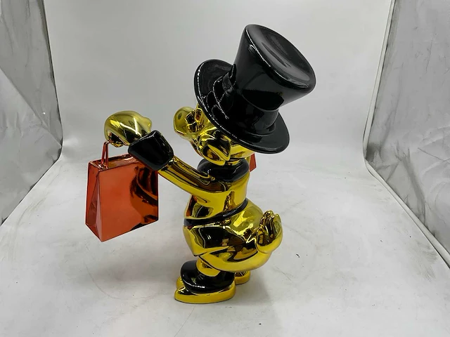 Dagobert duck sculptuur - afbeelding 6 van  9