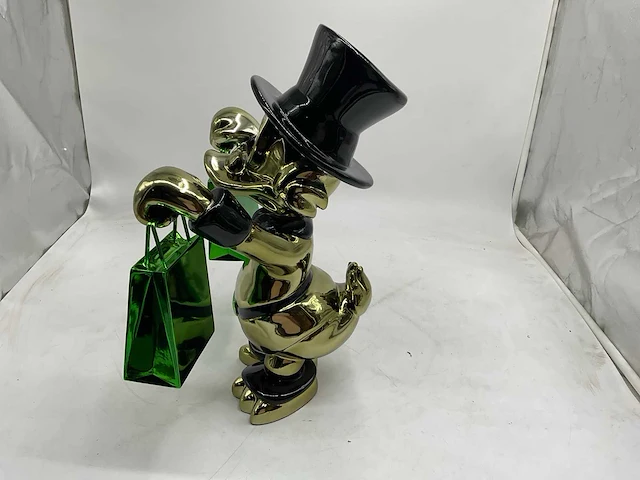 Dagobert duck sculptuur - afbeelding 6 van  9