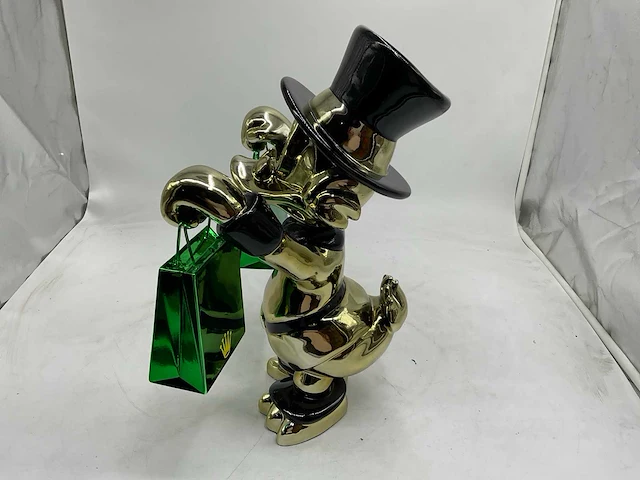 Dagobert duck sculptuur - afbeelding 5 van  7