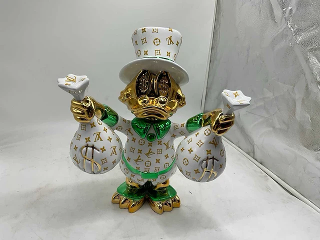 Dagobert duck sculptuur - afbeelding 2 van  6