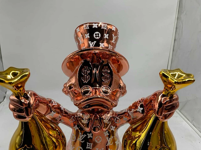 Dagobert duck sculptuur - afbeelding 7 van  10