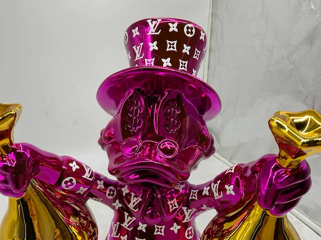 Dagobert duck sculptuur - afbeelding 3 van  12
