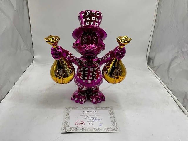 Dagobert duck sculptuur - afbeelding 6 van  12
