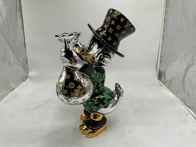 Dagobert duck sculptuur - afbeelding 2 van  12