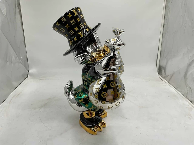 Dagobert duck sculptuur - afbeelding 9 van  12