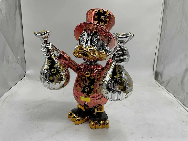 Dagobert duck sculptuur - afbeelding 1 van  12