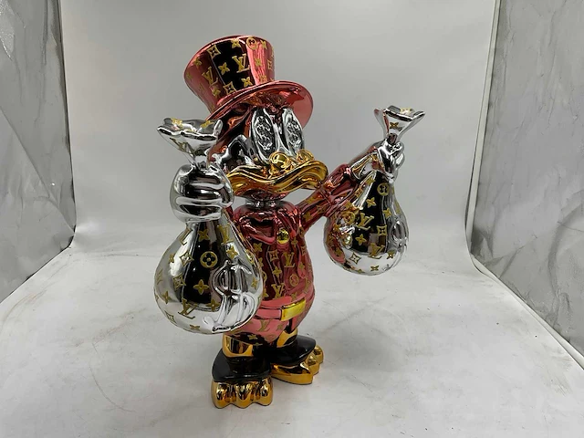 Dagobert duck sculptuur - afbeelding 8 van  12
