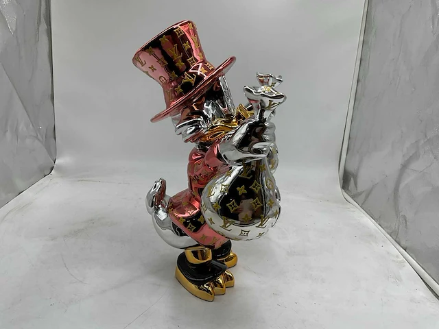 Dagobert duck sculptuur - afbeelding 9 van  12