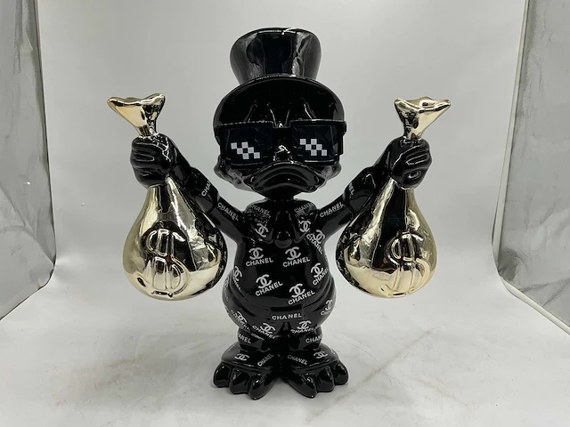 Dagobert duck sculptuur - afbeelding 2 van  11