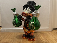 Dagobert duck sculptuur - afbeelding 2 van  10