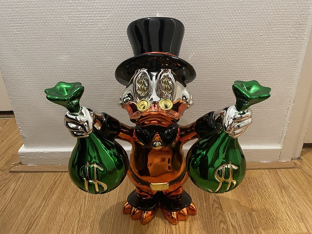 Dagobert duck sculptuur - afbeelding 3 van  10