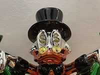 Dagobert duck sculptuur - afbeelding 4 van  10