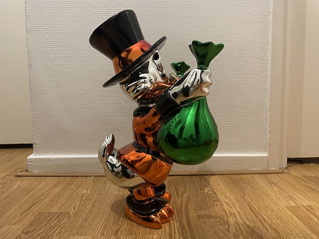 Dagobert duck sculptuur - afbeelding 6 van  10