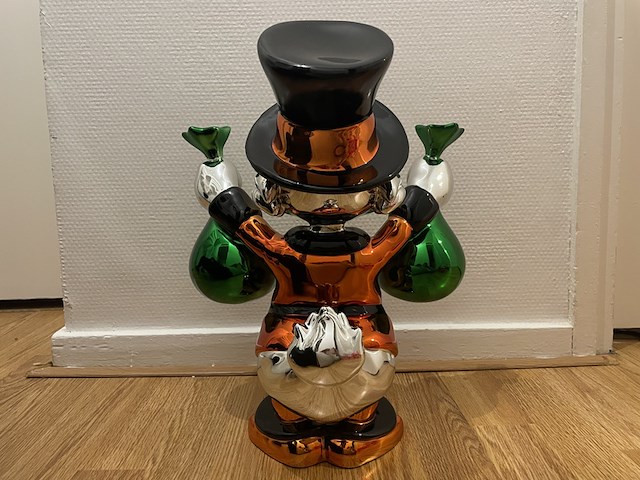 Dagobert duck sculptuur - afbeelding 7 van  10