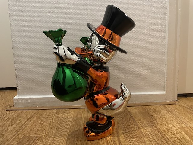 Dagobert duck sculptuur - afbeelding 8 van  10