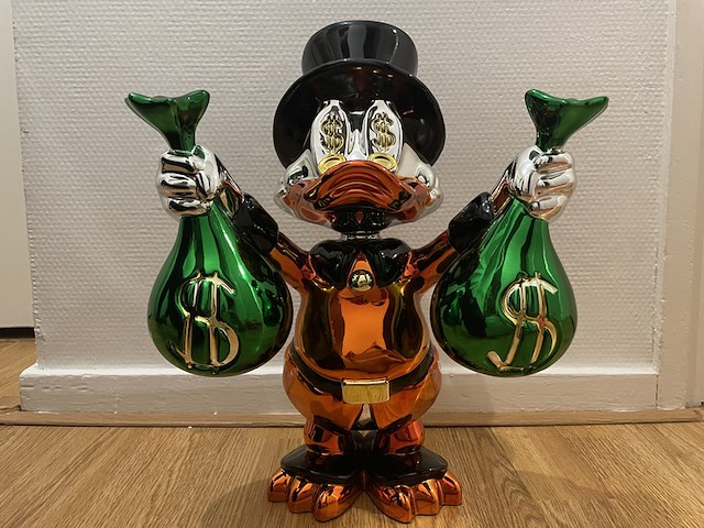 Dagobert duck sculptuur - afbeelding 9 van  10