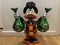 Dagobert duck sculptuur - afbeelding 9 van  10