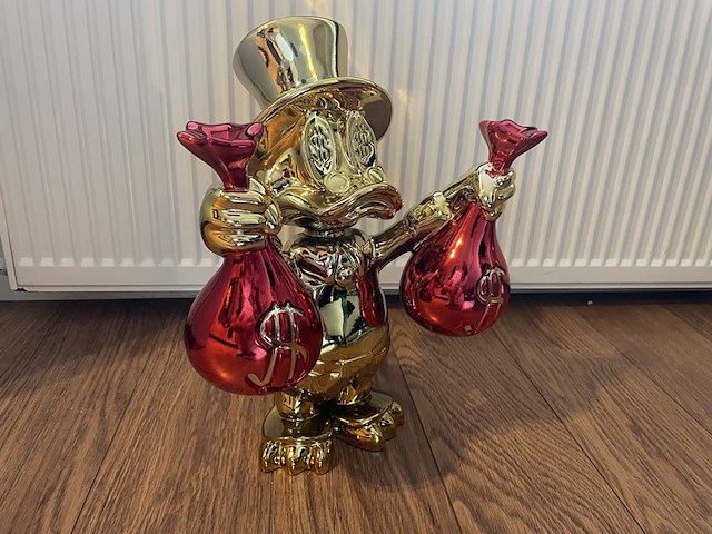 Dagobert duck sculptuur - afbeelding 4 van  12