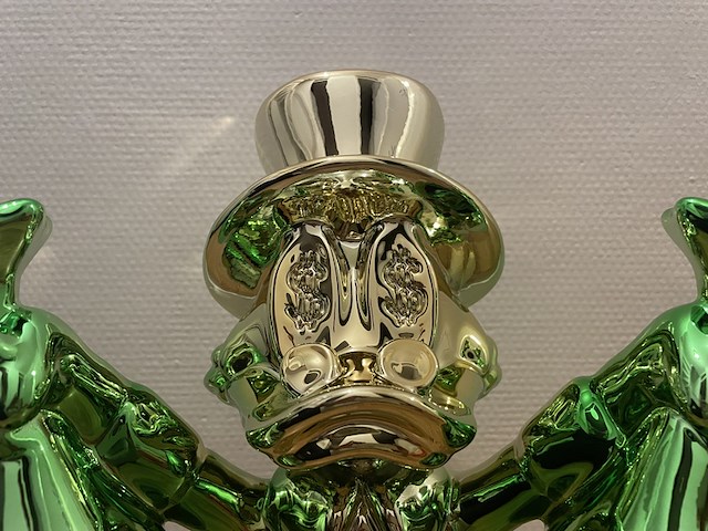 Dagobert duck sculptuur - afbeelding 2 van  7