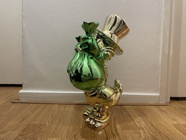 Dagobert duck sculptuur - afbeelding 6 van  7