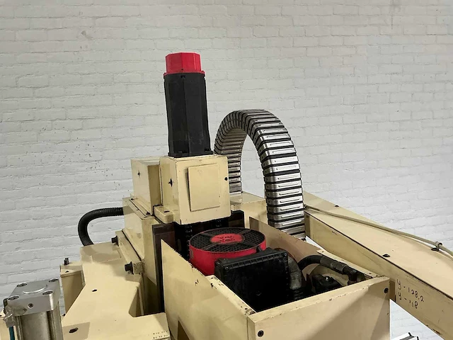 Dah lih - dl-mcv 610 - cnc-milling machine - 1992 - afbeelding 4 van  12
