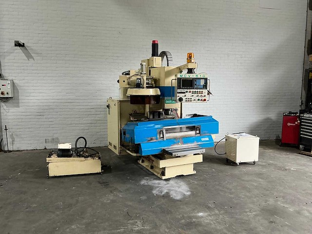 Dah lih - dl-mcv 610 - cnc-milling machine - 1992 - afbeelding 1 van  12