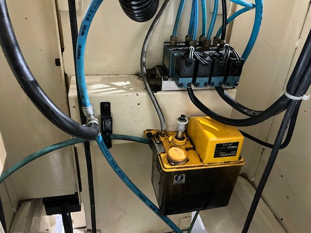 Dah lih - dl-mcv 610 - cnc-milling machine - 1992 - afbeelding 12 van  12