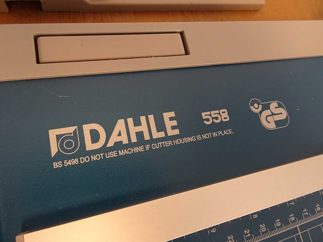 Dahle - 558 - papiersnijder - afbeelding 2 van  2