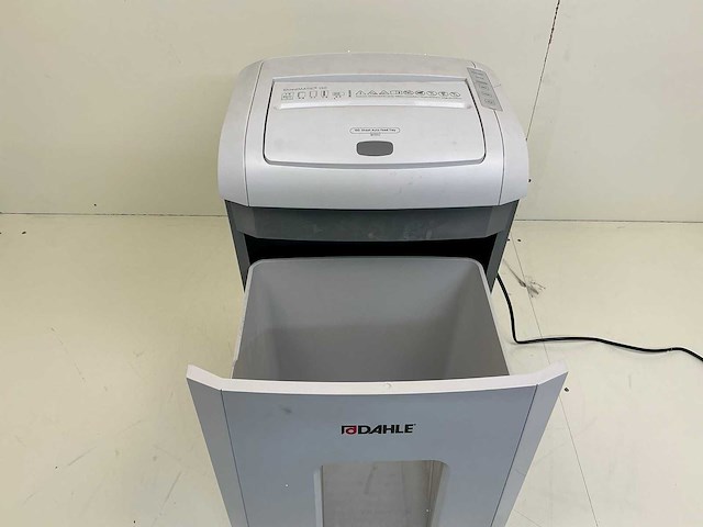 Dahle 150 sheet auto feed tray papierversnipperaar - afbeelding 1 van  7