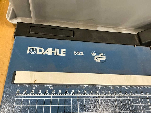 Dahle 552 papiersnijder en diversen - afbeelding 2 van  4