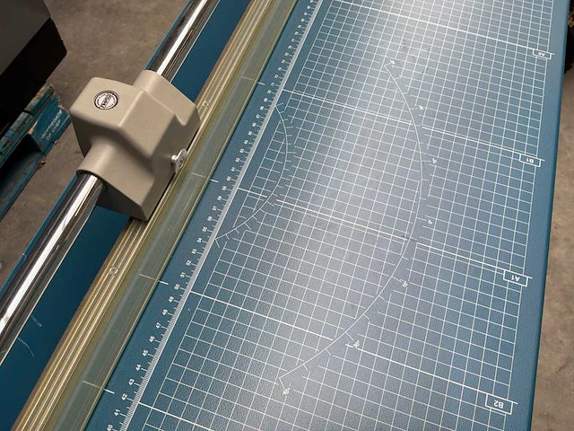 Dahle 558 rolsnijmachine op onderstel - afbeelding 4 van  7