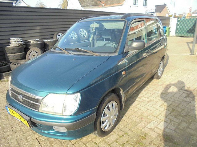 Daihatsu - 2000 - gran move - 1.6i-16v automaat - personenauto - afbeelding 1 van  9