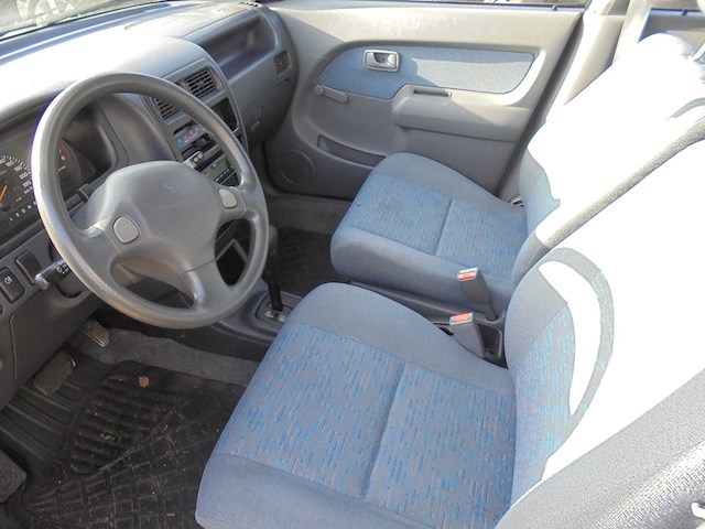 Daihatsu - 2000 - gran move - 1.6i-16v automaat - personenauto - afbeelding 6 van  9