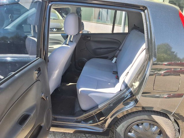 Daihatsu - 2003 - cuore - personenauto - afbeelding 18 van  18