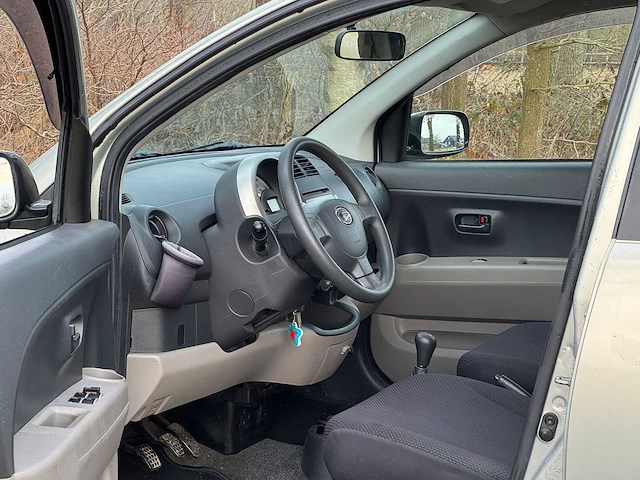 Daihatsu - 2006 - sirion 2 - 1.0-12v trend - 44-tk-nh - afbeelding 2 van  13