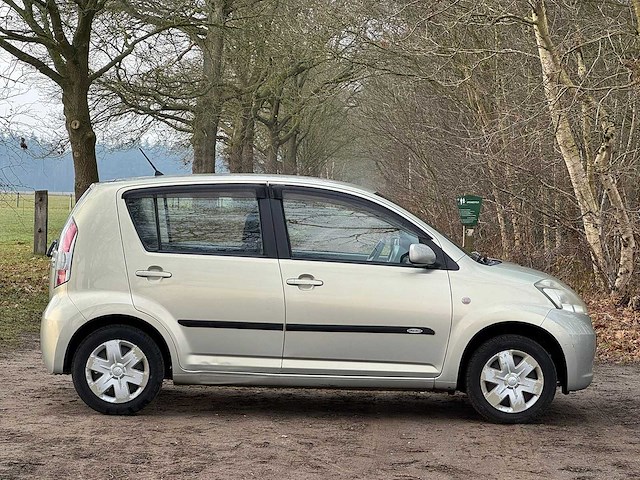 Daihatsu - 2006 - sirion 2 - 1.0-12v trend - 44-tk-nh - afbeelding 8 van  13