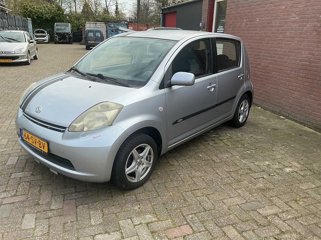 Daihatsu - 2006 - sirion 2 - 1.0-12v trend - personenauto - afbeelding 2 van  11