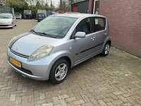 Daihatsu - 2006 - sirion 2 - 1.0-12v trend - personenauto - afbeelding 2 van  11