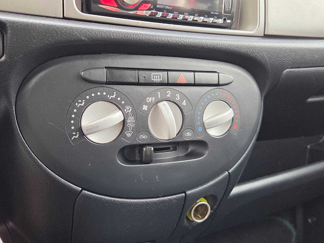 Daihatsu - 2006 - trevis - 1.0 - 17-th-dv - afbeelding 10 van  26