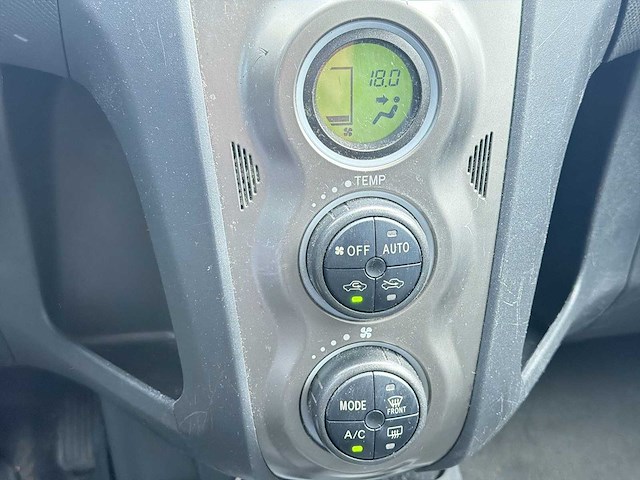 Daihatsu charade 1.3 club car 2012 | 67-thb-7 i - afbeelding 18 van  28