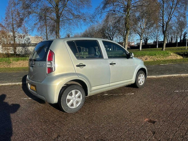 Daihatsu sirion 2 1.0-12v premium, 74-gbz-2 - afbeelding 8 van  11