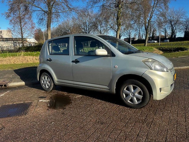 Daihatsu sirion 2 1.0-12v premium, 74-gbz-2 - afbeelding 9 van  11