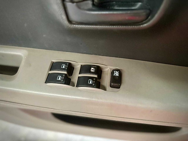 Daihatsu sirion 2 1.0 12v trend, 18-rn-kx - afbeelding 4 van  13