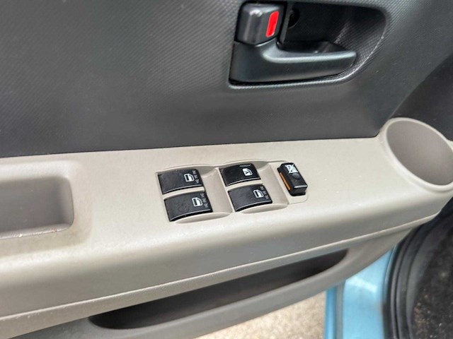 Daihatsu sirion 2 1.0-12v trend 66-td-dl - afbeelding 7 van  9