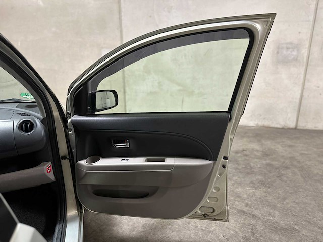 Daihatsu sirion 2 1.3-16v comfort 90pk 2005 (origineel-nl) automaat, 41-rp-tz - afbeelding 17 van  44