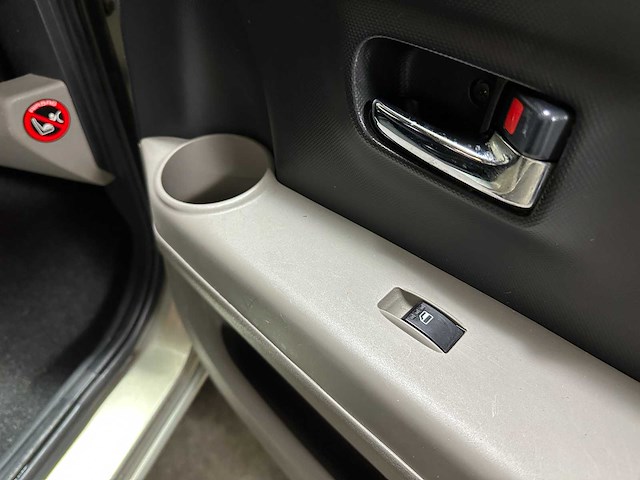 Daihatsu sirion 2 1.3-16v comfort 90pk 2005 (origineel-nl) automaat, 41-rp-tz - afbeelding 19 van  44